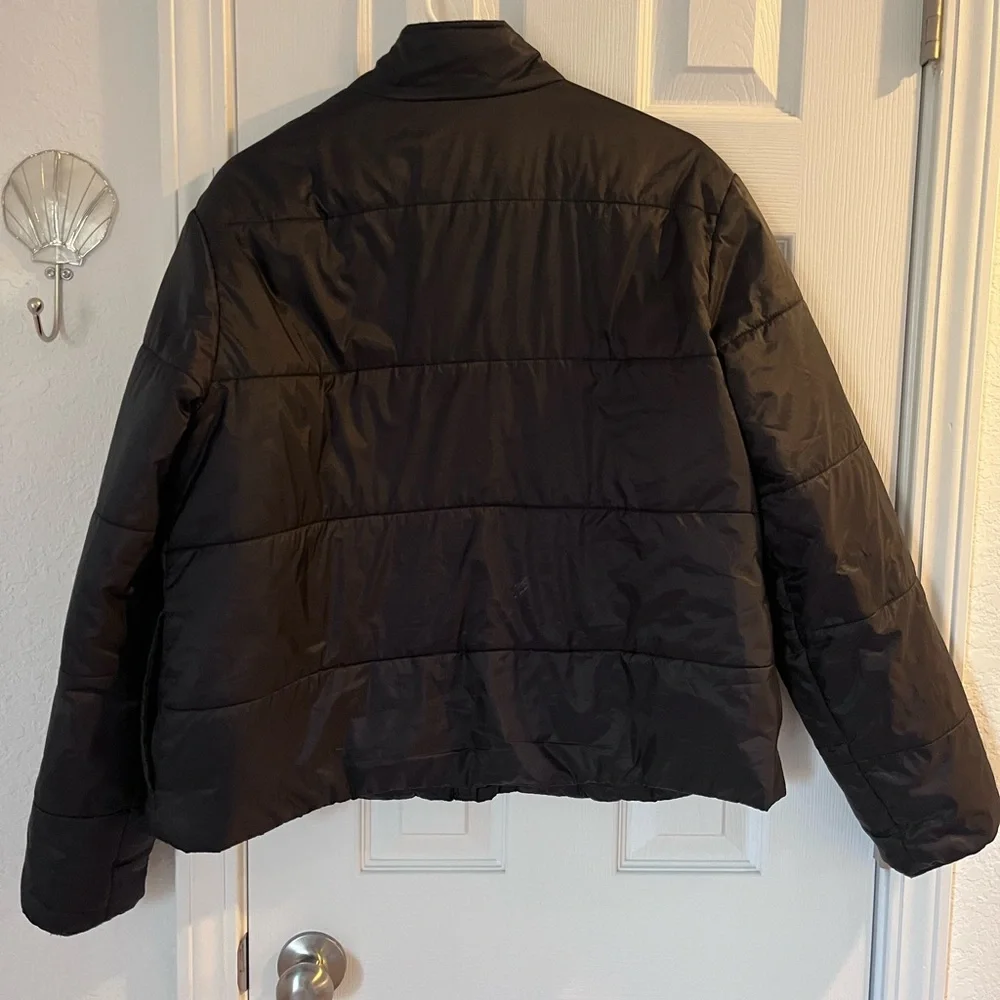 Women's Volcom Black Puffer Jacket - Picture 3 of 7